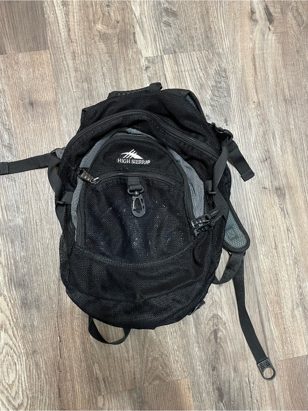 High Sierra Black and Gray Men's camping Backpack - Mesh Front Pocket